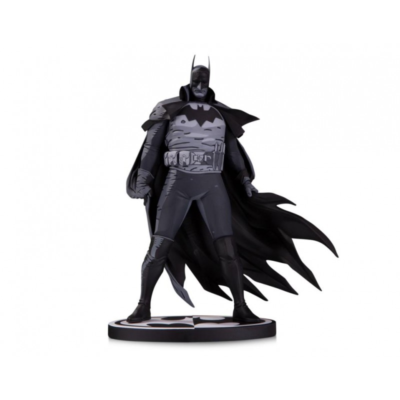 BATMAN BLACK AND WHITE MIKE MIGNOLA STATUA FIGURE MC FARLANE