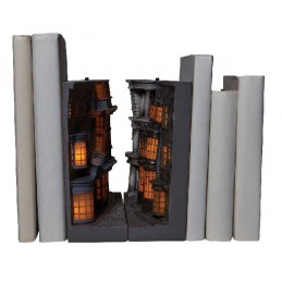 ENESCO HARRY POTTER DIAGON ALLEY BOOKENDS WITH LIGHTS DIORAMA FIGURE