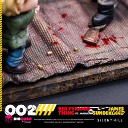 FIGURAMA COLLECTORS SILENT HILL 2 RED PYRAMID THING VS JAMES SUNDERLAND FT. MARIA DIORAMA DIOCUBE FIGURE