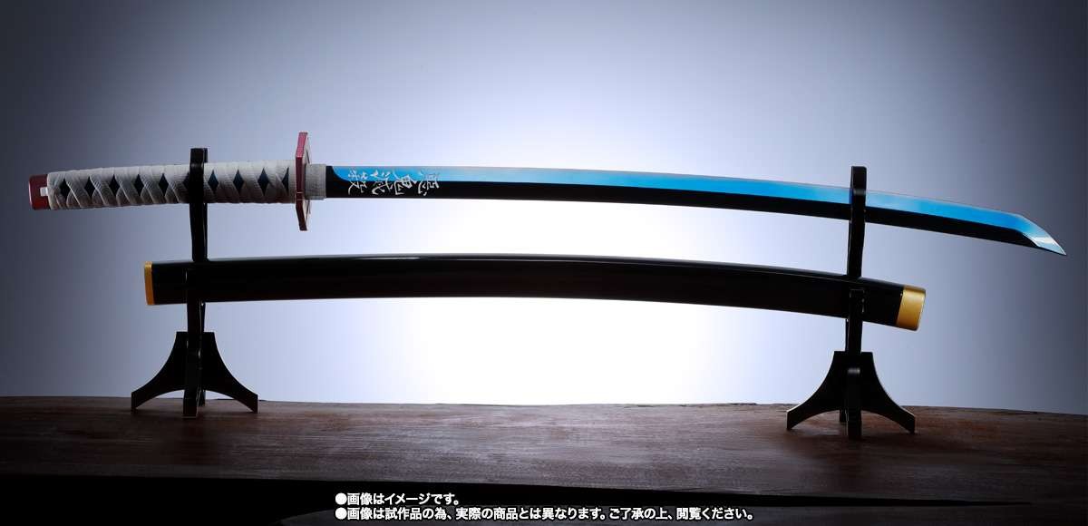 BANDAI DEMON SLAYER NICHIRIN SWORD GIYU TOMIOKA SPADA PROPLICA