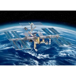 REVELL INTERNATIONAL SPACE STATION ISS 25TH ANNIVERSARY MODEL KIT 1/144