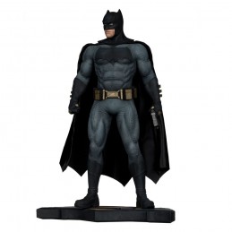 BATMAN V SUPERMAN DAWN OF JUSTICE BATMAN STATUA FIGURE MC FARLANE