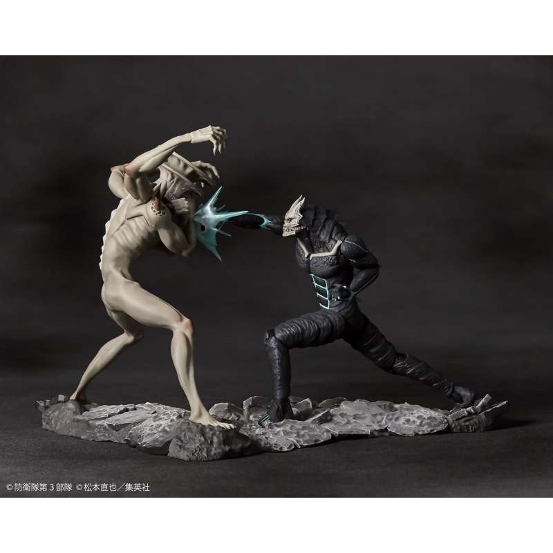 KAIYODO KAIJU NO.8 vs KAIJU NO.9 FIGURE 1/18 STATUE DIORAMA