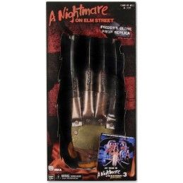 NECA NIGHTMARE DREAM WARRIORS FREDDY KRUEGER GLOVE REPLICA