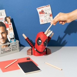 GRUPO ERIK MARVEL DEADOOL RESIN PEN HOLDER