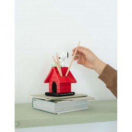GRUPO ERIK PEANUTS SNOOPY RESIN PEN HOLDER