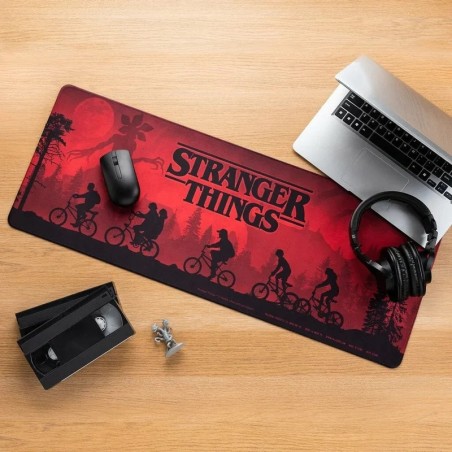 STRANGER THINGS LOGO XL DESK MAT TAPPETINO DA GIOCO