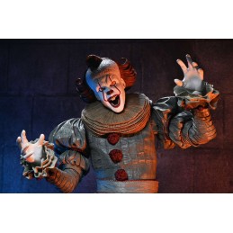 IT WELCOME TO DERRY PENNYWISE 1/4 SCALE ACTION FIGURE NECA