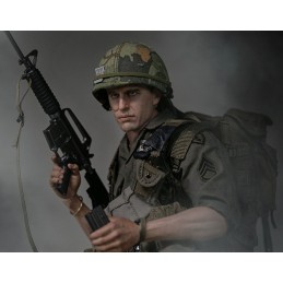 DAMTOYS PLATOON SERGEANT BARNES 1/6 ACTION FIGURE 30CM