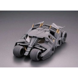 KAIYODO BATMAN THE DARK KNIGHT BATMOBILE TUMBLER IN GOTHAM CITY DIORAMA STATUE