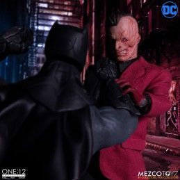 MEZCO TOYS BATMAN - TWO FACE ONE:12 COLLECTIVE ACTION FIGURE