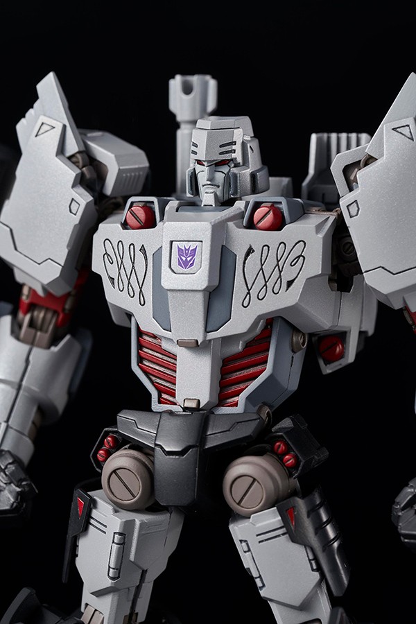 FLAME TOYS TRANSFORMERS IDW MEGATRON DECEPTICON VER MODEL KIT ACTIO...