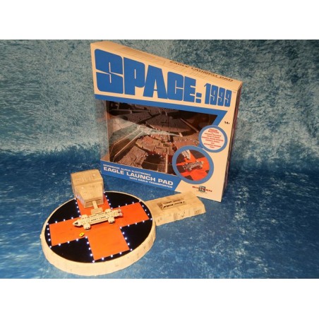 SPACE 1999 ELECTRONIC EAGLE LAUNCH PAD REPLICA FIGURE